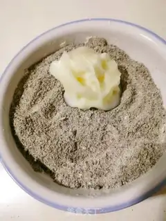 Make Homemade black sesame pie step 6