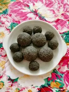Make Homemade black sesame pie step 9