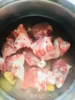 Make Dragon bone radish soup step 0