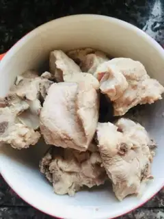 Make Dragon bone radish soup step 1