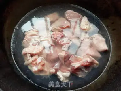 Make Peanut pig hoof step 2