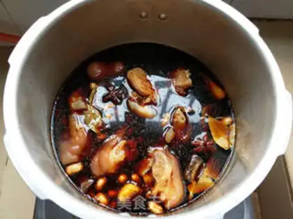 Make Peanut pig hoof step 5