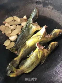 Make Yellowfish soup step 1