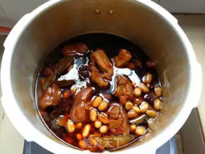 Make Peanut pig hoof step 6