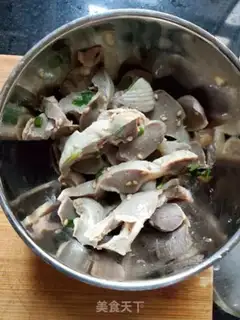 Make A cucumber with a chicken kidney step 1