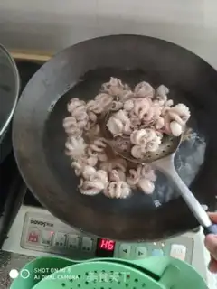 Make Roasted octopus step 1