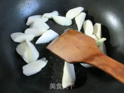 Make ♪ Burn the veggie chicken white ♪ step 5