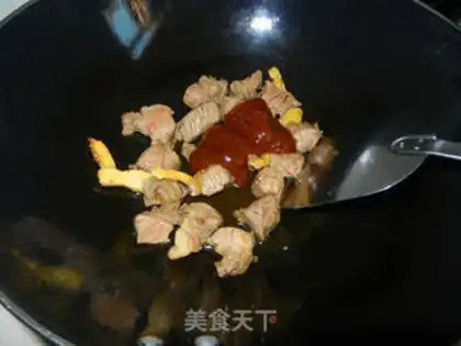 Make Red beef noodles step 2