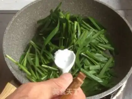 Make Cream fried eggs step 3