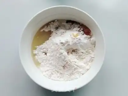 Make Squeeze meat mooncake step 4