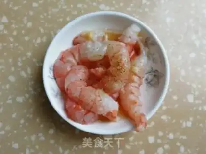 Make Shrimp greasy rice step 0