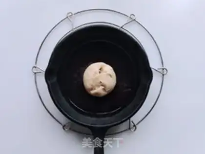 Make Squeeze meat mooncake step 13