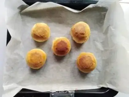 Make Squeeze meat mooncake step 15