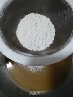 Make Green bean saloon mooncake step 4