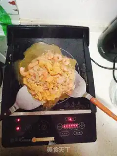 Make Golden mushroom shrimp fried eggs step 5