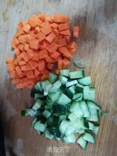 Make cucumber shrimp step 0