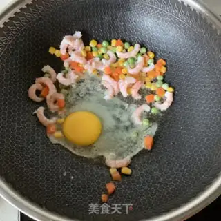 Make Soy shrimp fried rice step 5