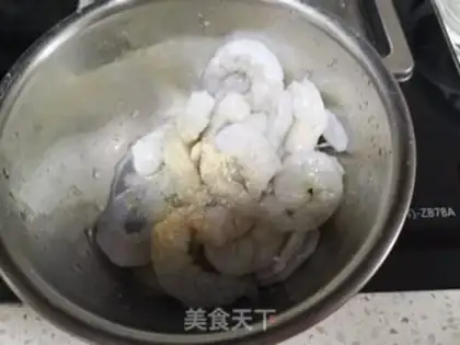 Make cucumber shrimp step 1