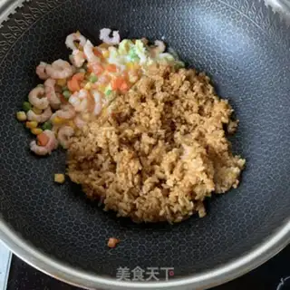 Make Soy shrimp fried rice step 6