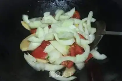 Make Tomato potatoes burning old cucumbers step 3