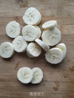 Make Banana yogurt shake step 1