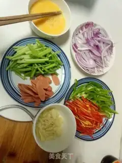 Make The deliciouss always make noodles step 0