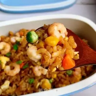 Make Soy shrimp fried rice step 9