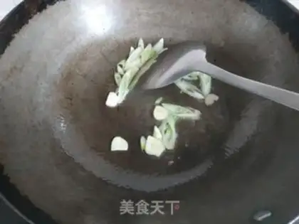 Make Shrimp skin fan soup step 1