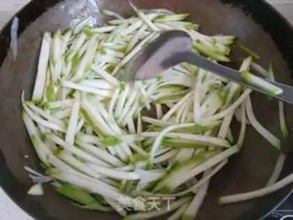 Make Shrimp skin fan soup step 2