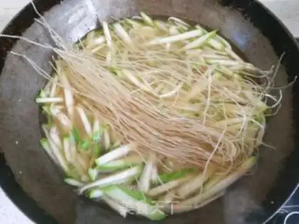 Make Shrimp skin fan soup step 5