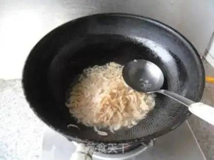 Make Shrimp hides and garlic step 3