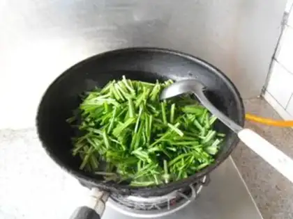 Make Shrimp hides and garlic step 5
