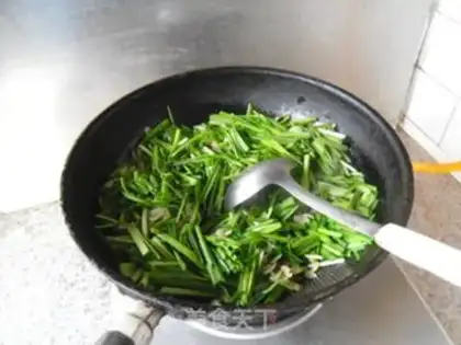 Make Shrimp hides and garlic step 6