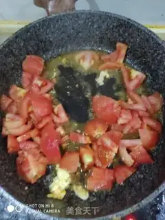 Make Tomato fried eggs step 3