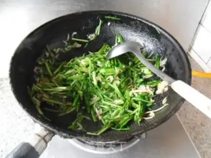 Make Shrimp hides and garlic step 8