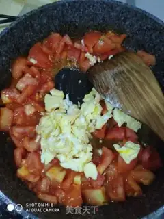 Make Tomato fried eggs step 5