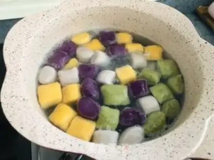 Make Hong Kong-style milk tea taco round step 2