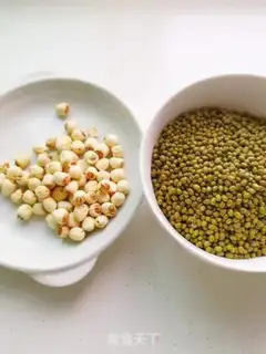 Make Lotus green bean soup step 0