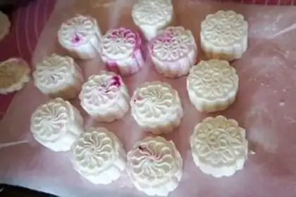 Make Crystal fruit mooncake step 9