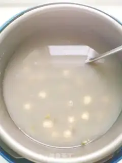 Make Lotus green bean soup step 5