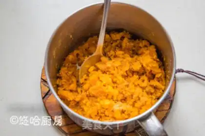 Make A lunar cake step 8