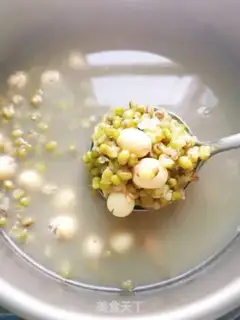 Make Lotus green bean soup step 6