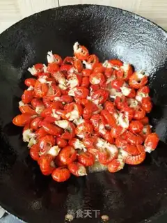 Make Spicy shrimp tail step 2