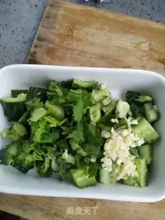 Make Garlic cucumber step 0