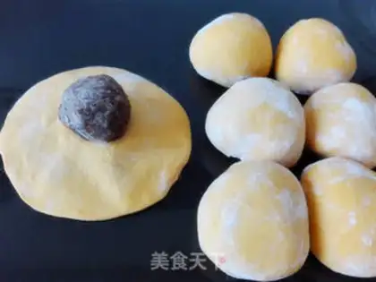 Make Pumpkin date palm bun step 2