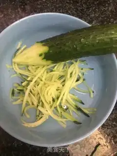 Make Squeeze the noodles step 1