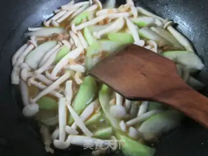 Make Squeeze the white mushrooms and cook the flowers at night step 9
