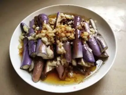 Make Hot oil for garlic and cheese step 6