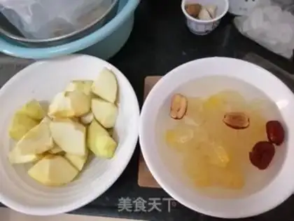 Make Apple Mountain medicine. Silver ear soup step 2