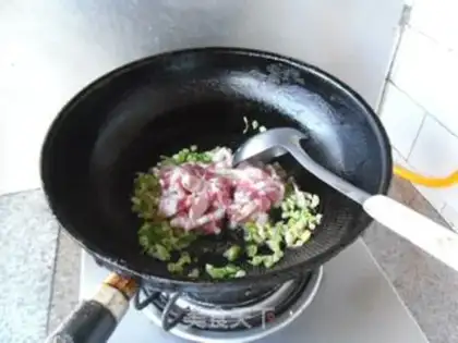 Make Five flowers for beans step 4
